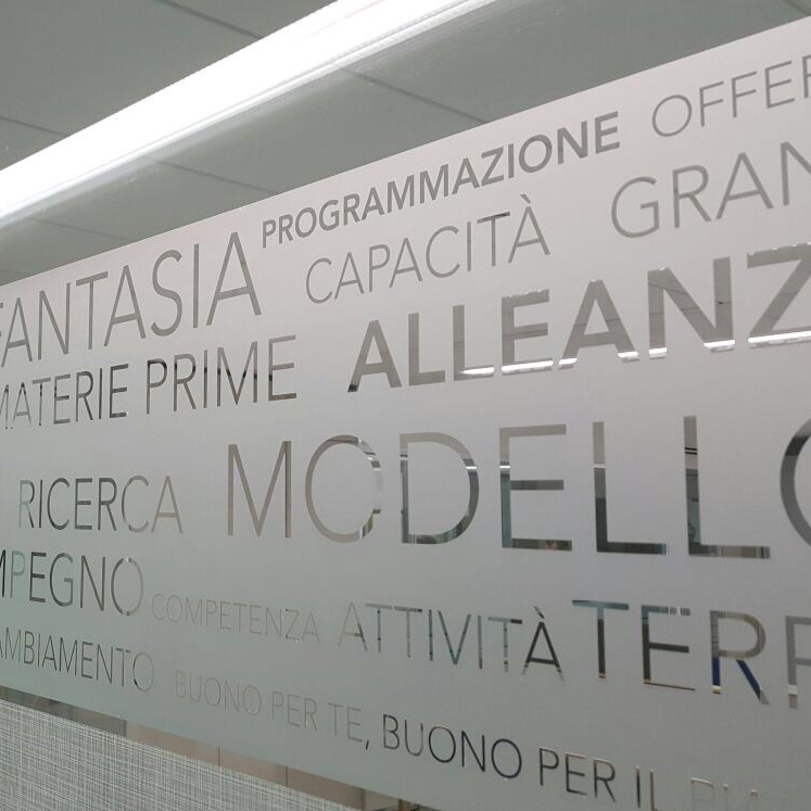 adesivi prespaziati per vetrine Sassuolo Maranello